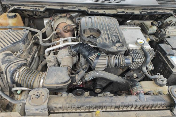 Used SAIC MAXUS T60 2020 2.0T Diesel Manual Two-Wheel Drive High-Ride Pioneer Edition Long Wheelbase China VI Standard Engine Bay