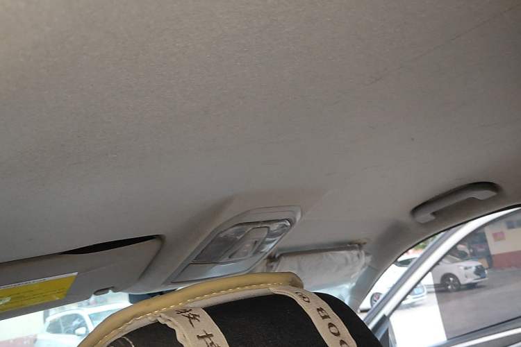 Used SAIC MAXUS T60 2020 2.0T Diesel Manual Two-Wheel Drive High-Ride Pioneer Edition Standard Cab China VI Headliner