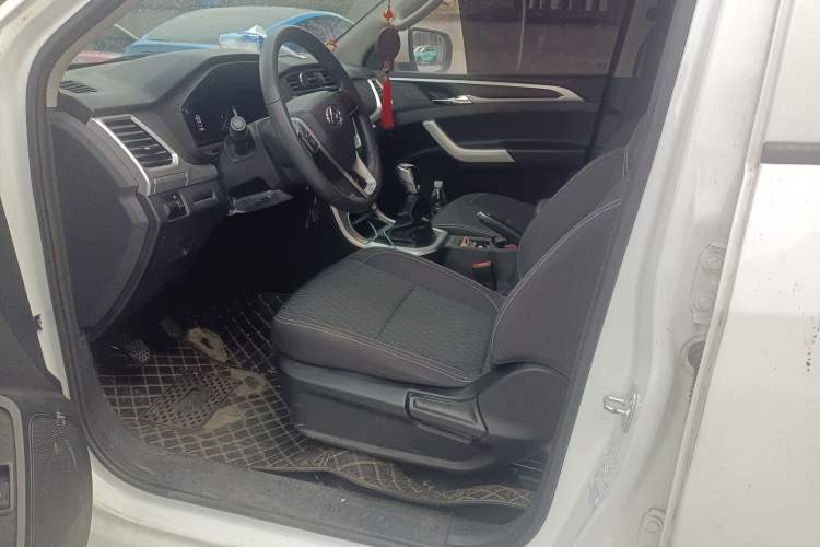 Used SAIC MAXUS T60 2020 2.0T Diesel Manual Two-Wheel Drive High-Ride Pioneer Edition Standard Cab China VI Left Front Seat