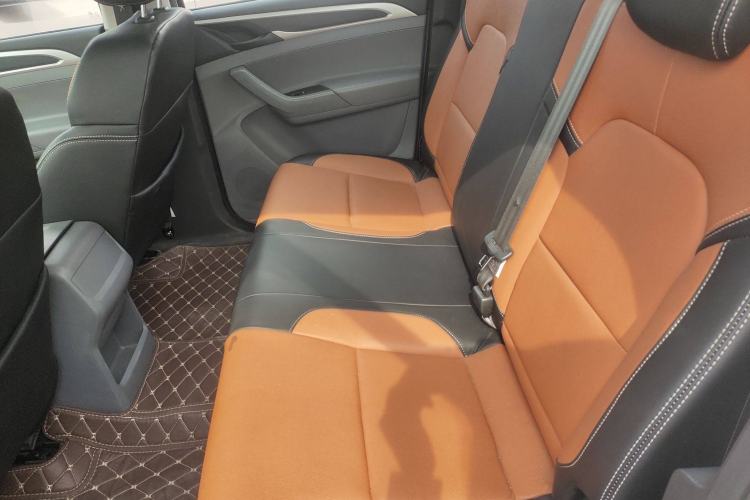 Used SAIC MAXUS T60 2020 2.0T Diesel Manual 4x4 High-Ride Pioneer Edition Long Wheelbase China VI Standard Left Rear Seat