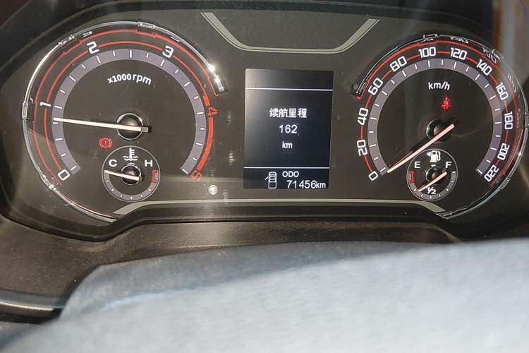Used SAIC MAXUS T60 2020 2.0T Diesel Manual Two-Wheel Drive High-Ride Pioneer Edition Standard Cab China VI Odometer Close Up