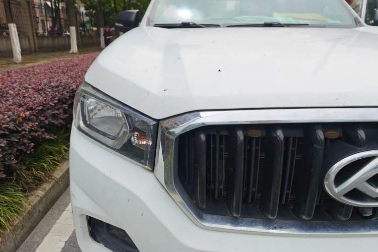 Used SAIC MAXUS T60 2020 2.0T Diesel Manual Two-Wheel Drive High-Ride Pioneer Edition Long Wheelbase China VI Standard Right Front Headlight