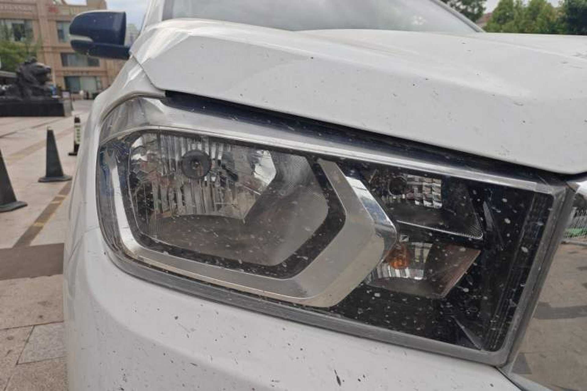Used SAIC MAXUS T60 2020 2.0T Diesel Manual 4x4 High-Ride Pioneer Edition Long Wheelbase China VI Standard Right Front Headlight