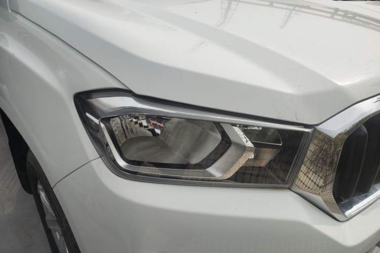 Used SAIC MAXUS T60 2020 2.0T Diesel Manual 4x4 High-Ride Pioneer Edition Long Wheelbase China VI Standard Right Front Headlight