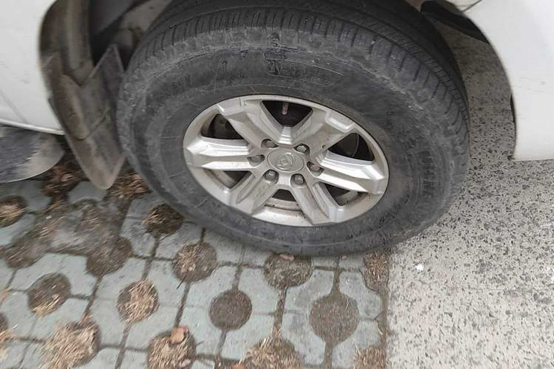 Used SAIC MAXUS T60 2020 2.0T Diesel Manual Two-Wheel Drive High-Ride Pioneer Edition Standard Cab China VI Right Front Wheel Hub