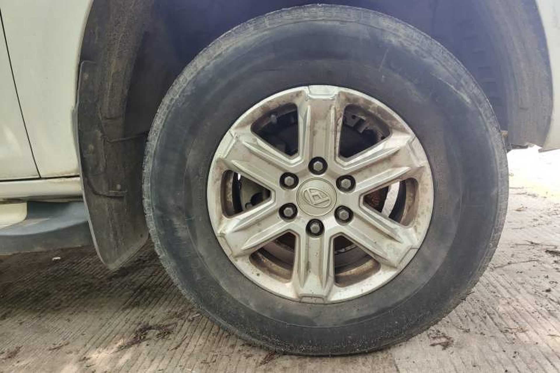 Used SAIC MAXUS T60 2020 2.0T Diesel Automatic 2WD High-Ride Pioneer Edition Long-Body China VI Right Front Wheel Hub