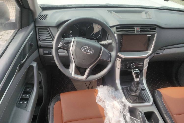 Used SAIC MAXUS T60 2020 2.0T Diesel Manual 4x4 High-Ride Pioneer Edition Long Wheelbase China VI Standard Steering Wheel