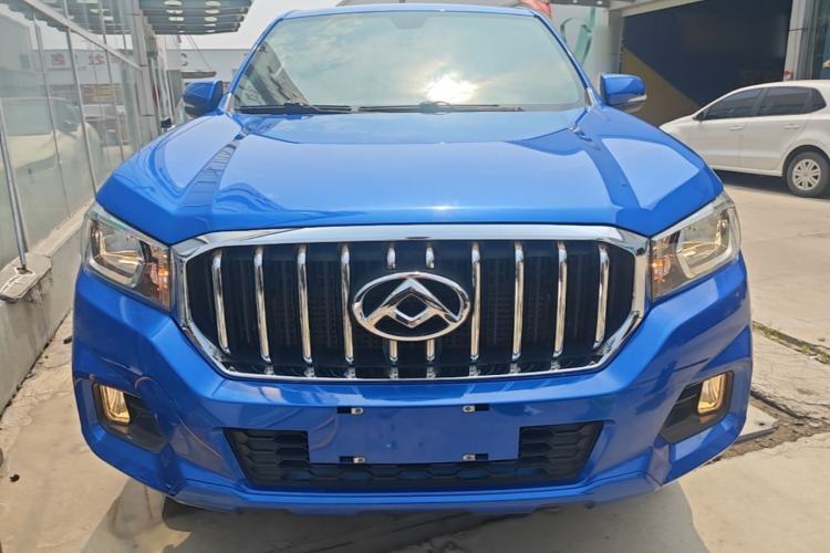 Used SAIC MAXUS T60 2022 5th Anniversary Edition 2.0T Diesel Manual Transmission 4x4 High Ground Clearance Comfort Version Flat Cargo Bed Front