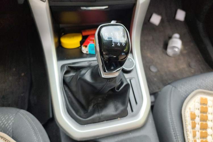 Used SAIC MAXUS T60 2026 Model 2.0T Manual Diesel Four-Wheel Drive Long Box Wheel Package—Comfort Edition Gear Lever