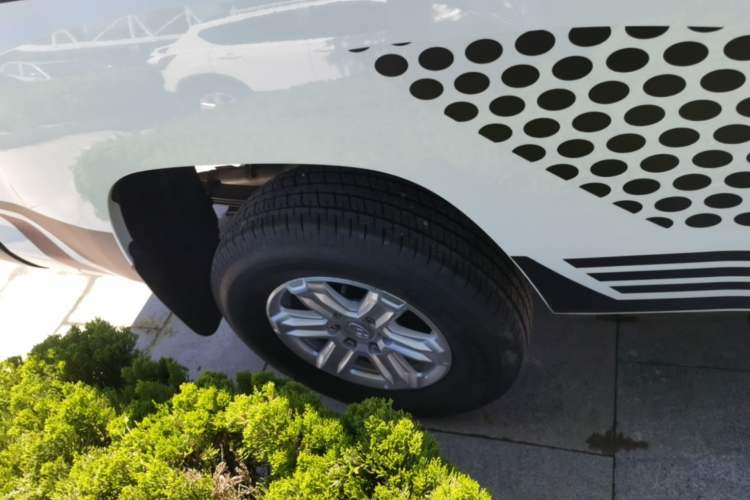 Used SAIC MAXUS T60 2026 Model 2.0T Manual Diesel Two-Wheel Drive Long Box Wheel Package—Comfort Edition Exterior 5