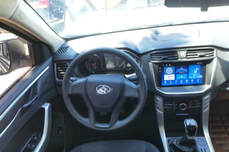 Used SAIC MAXUS T60 2026 Model 2.0T Manual Diesel Two-Wheel Drive Long Box Wheel Package—Comfort Edition Steering Wheel