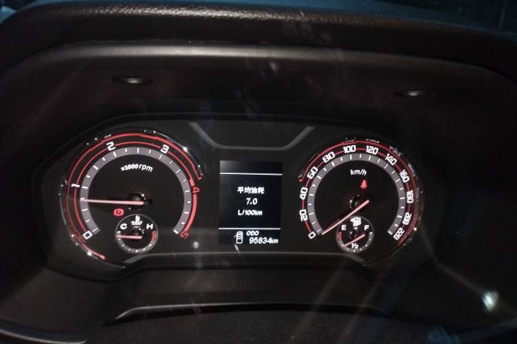 Used SAIC MAXUS T70 2021 2.0T Facelift Diesel Manual Two-Wheel Drive Entry-Level Version with Long Bed and High Ground Clearance Instrument Cluster