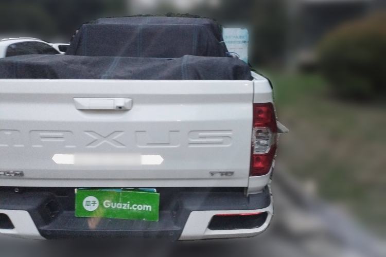 Used SAIC MAXUS T70 2021 2.0T Facelift Diesel Manual Two-Wheel Drive Entry-Level Version with Long Bed and High Ground Clearance Rear