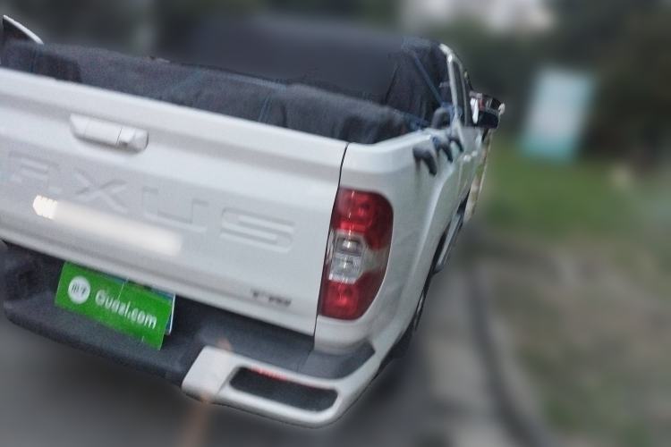 Used SAIC MAXUS T70 2021 2.0T Facelift Diesel Manual Two-Wheel Drive Entry-Level Version with Long Bed and High Ground Clearance Rear Right 45 Deg