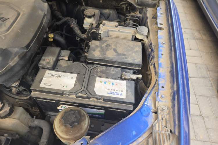 Used SAIC MAXUS T70 2019 2.0T Diesel Manual 4x4 Comfort Edition Standard Cab High-Profile Chassis Engine Bay Left