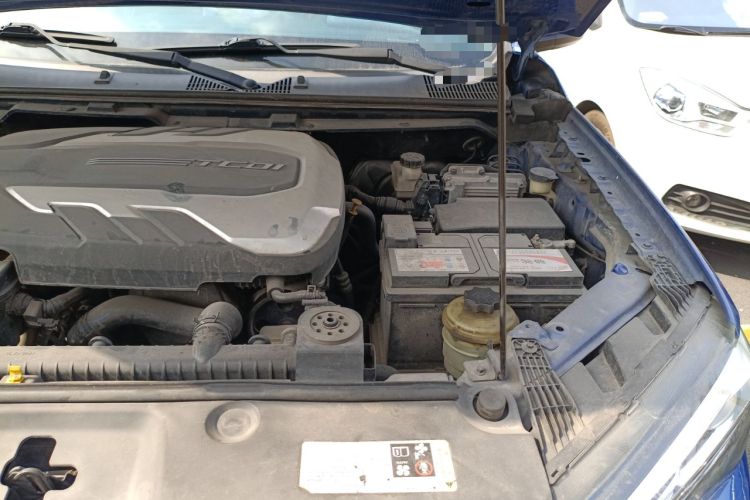 Used SAIC MAXUS T70 2019 2.0T Diesel Automatic 2WD Elite Version with Long Body and High Ground Clearance Engine Bay Left
