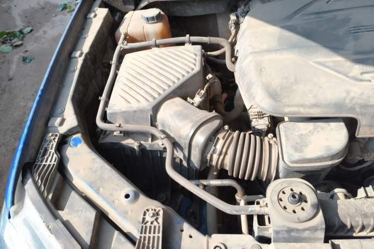 Used SAIC MAXUS T70 2019 2.0T Diesel Manual Two-Wheel Drive Comfort Version with Long Body and High Ground Clearance Engine Bay Right