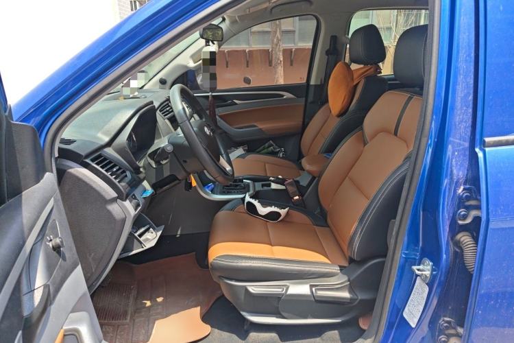 Used SAIC MAXUS T70 2019 2.0T Diesel Automatic Two-Wheel Drive Comfort Edition with Long Bed and High Ground Clearance Left Front Seat