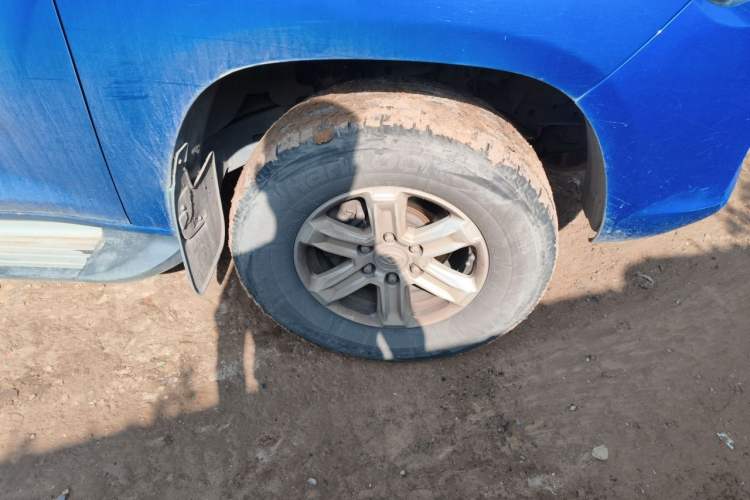 Used SAIC MAXUS T70 2019 2.0T Diesel Manual Two-Wheel Drive Comfort Version with Long Body and High Ground Clearance Right Front Wheel Hub