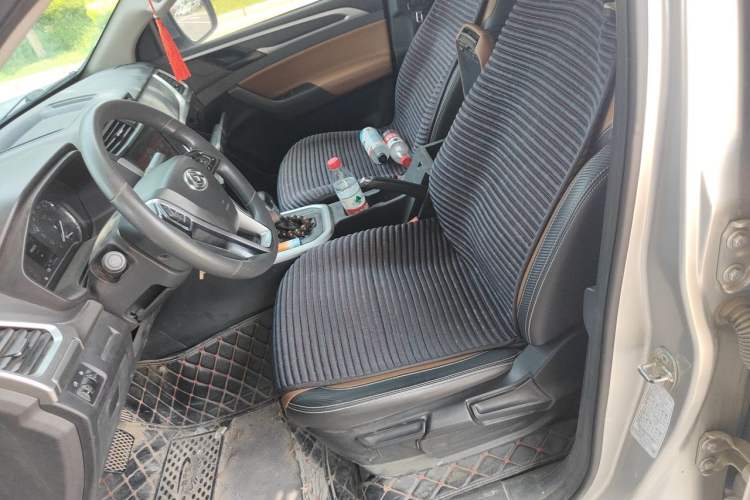 Used SAIC MAXUS T70 2019 2.0T Diesel Automatic Two-Wheel Drive Comfort Edition with Long Bed and High Ground Clearance Left Front Seat