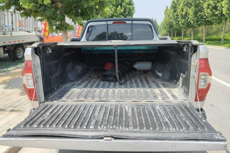 Used SAIC MAXUS T70 2019 2.0T Diesel Automatic Two-Wheel Drive Comfort Edition with Long Bed and High Ground Clearance Trunk