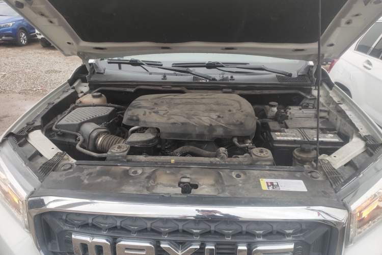 Used SAIC MAXUS T70 2019 2.0T Diesel Manual Two-Wheel Drive Comfort Version Standard Box High Chassis Engine Bay