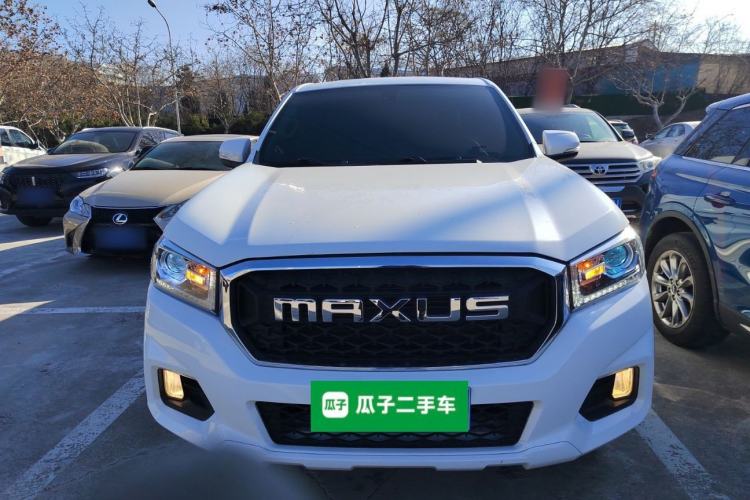 Used SAIC MAXUS T70 2019 2.0T Diesel Automatic Two-Wheel Drive Luxury Version with Long Body and High Ground Clearance Exterior 1