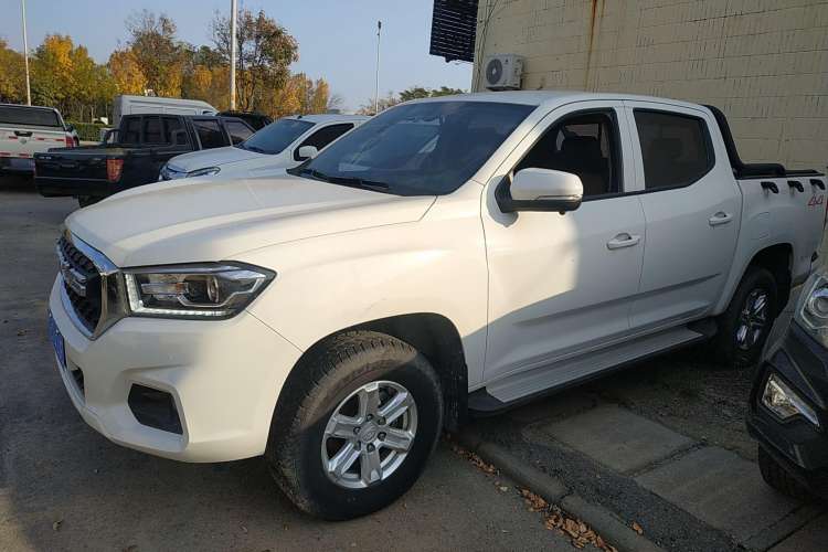 Used SAIC MAXUS T70 2019 2.0T Diesel Automatic 4x4 Comfort Version Standard Box High Ground Clearance Exterior 3