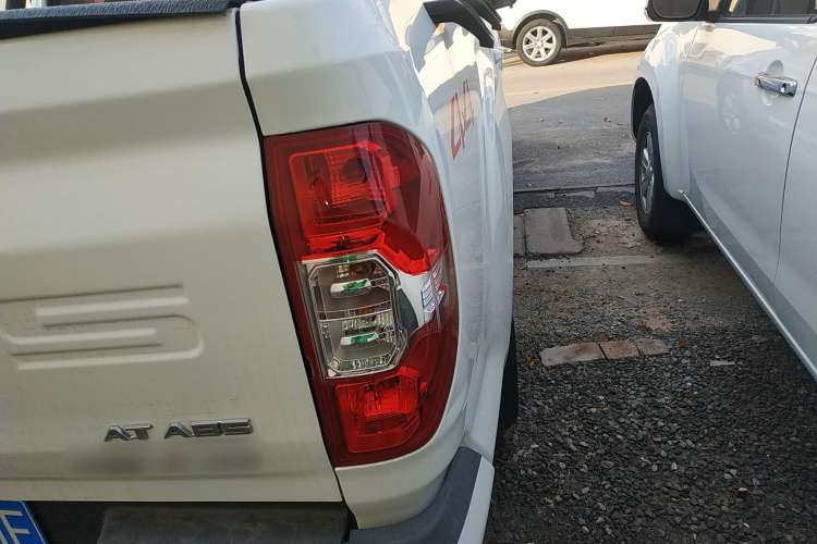 Used SAIC MAXUS T70 2019 2.0T Diesel Automatic 4x4 Comfort Version Standard Box High Ground Clearance Exterior 6