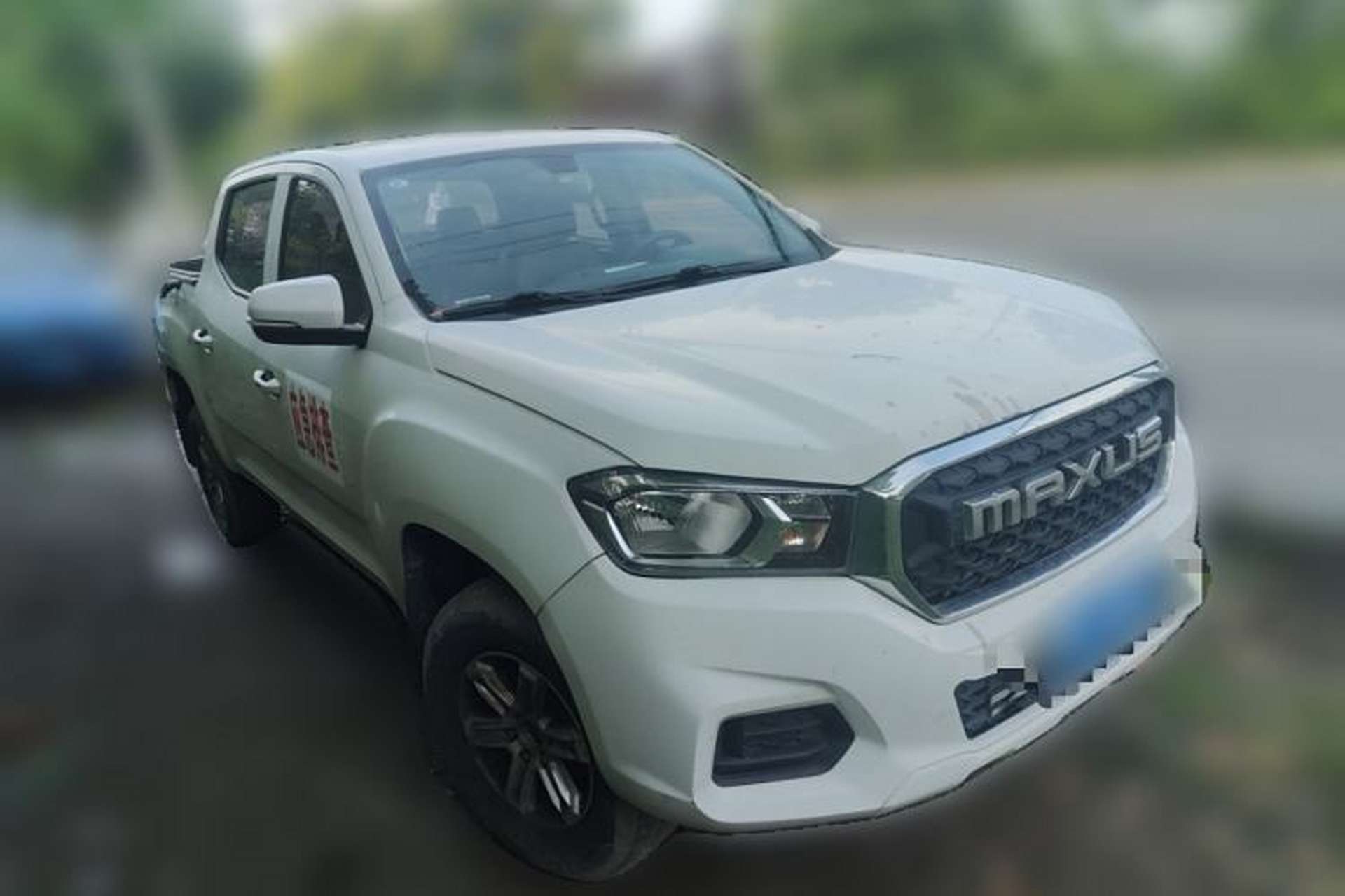 Used SAIC MAXUS T70 2019 2.0T Diesel Automatic Two-Wheel Drive Comfort Edition Standard Box with High Chassis Front Right 45 Deg