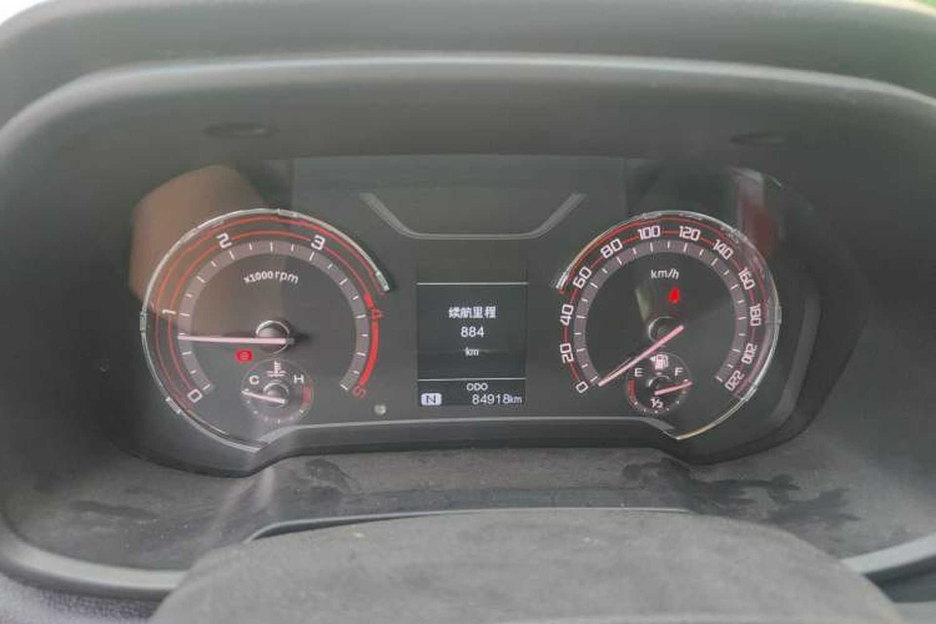 Used SAIC MAXUS T70 2019 2.0T Diesel Automatic Two-Wheel Drive Comfort Edition Standard Box with High Chassis Instrument Cluster