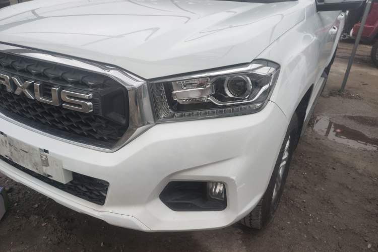 Used SAIC MAXUS T70 2019 2.0T Diesel Manual Two-Wheel Drive Comfort Version Standard Box High Chassis Left Front Headlight