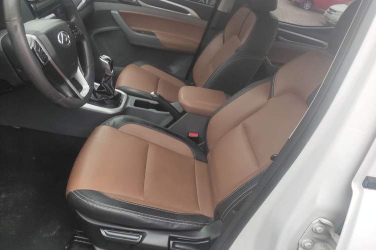 Used SAIC MAXUS T70 2019 2.0T Diesel Manual Two-Wheel Drive Comfort Version Standard Box High Chassis Left Front Seat