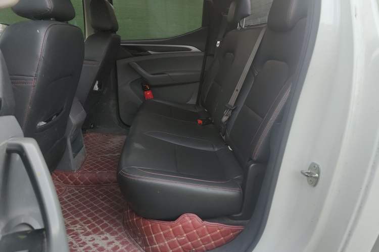 Used SAIC MAXUS T70 2019 2.0T Diesel Automatic Two-Wheel Drive Comfort Edition Standard Box with High Chassis Left Rear Seat