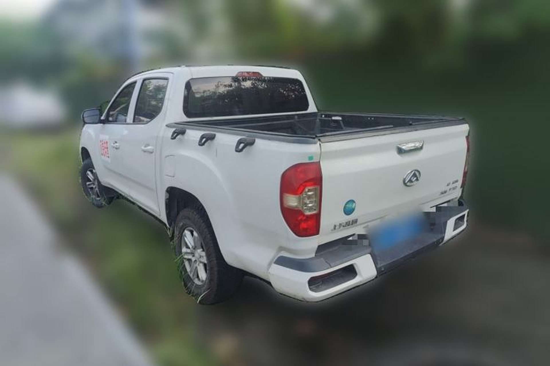 Used SAIC MAXUS T70 2019 2.0T Diesel Automatic Two-Wheel Drive Comfort Edition Standard Box with High Chassis Rear Left 45 Deg