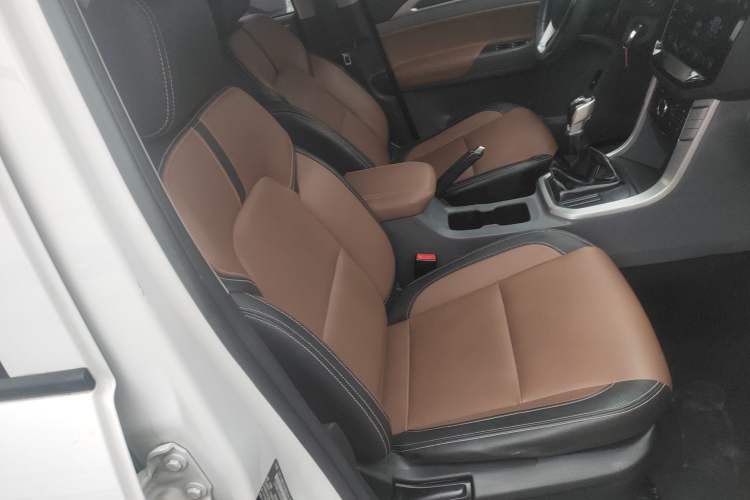 Used SAIC MAXUS T70 2019 2.0T Diesel Manual Two-Wheel Drive Comfort Version Standard Box High Chassis Right Front Seat
