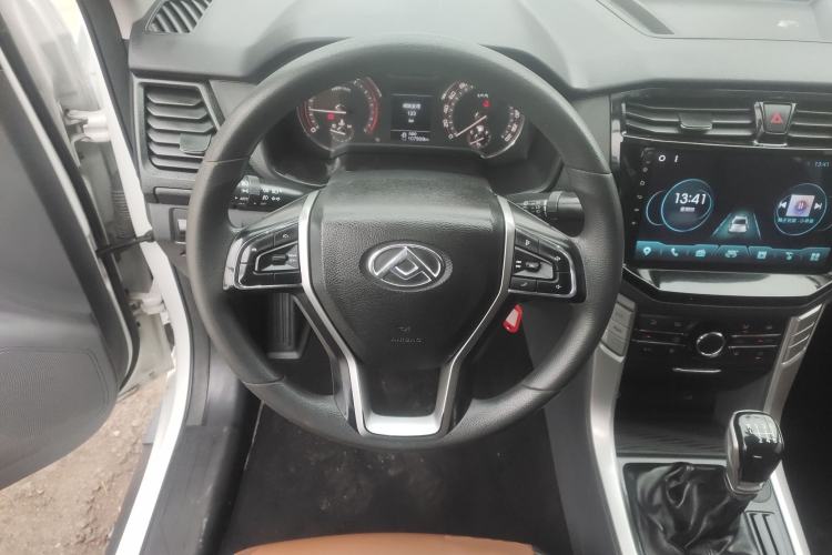 Used SAIC MAXUS T70 2019 2.0T Diesel Manual Two-Wheel Drive Comfort Version Standard Box High Chassis Steering Wheel