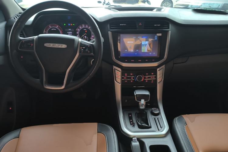 Used SAIC MAXUS T70 2020 2.0T Diesel Automatic 4x4 Australian Version Standard Box High Ground Clearance Center Console
