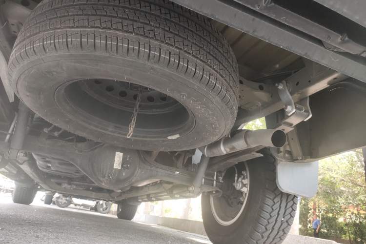 Used SAIC MAXUS T70 2020 2.0T Gasoline Automatic 4x4 Elite Version with Long Body and High Ground Clearance Chassis Rear