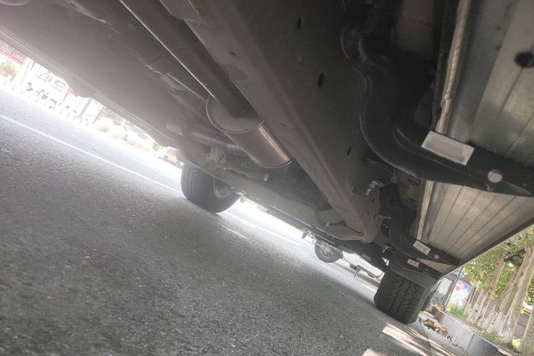 Used SAIC MAXUS T70 2020 2.0T Gasoline Automatic 4x4 Elite Version with Long Body and High Ground Clearance Chassis Rear Right