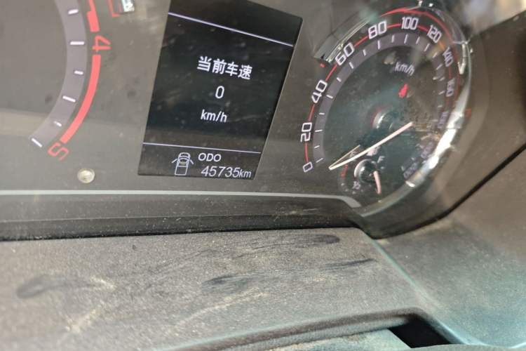 Used SAIC MAXUS T70 2020 2.0T Diesel Manual Two-Wheel Drive Comfort Version Standard Box High Ground Clearance Odometer Close Up