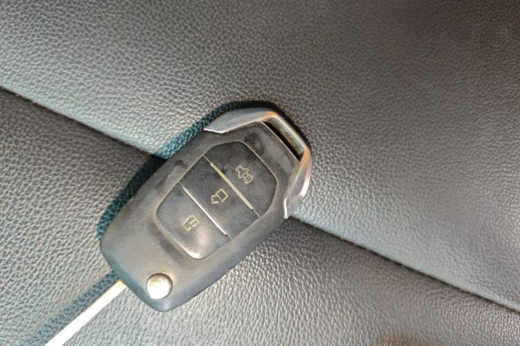 Used SAIC MAXUS T70 2020 2.0T Diesel Manual Two-Wheel Drive Comfort Version Standard Box High Ground Clearance Vehicle Key