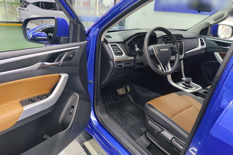 Used SAIC MAXUS T70 2020 2.0T Gasoline Automatic Two-Wheel Drive Comfort Edition Standard Cab High Ground Clearance Driver Seat