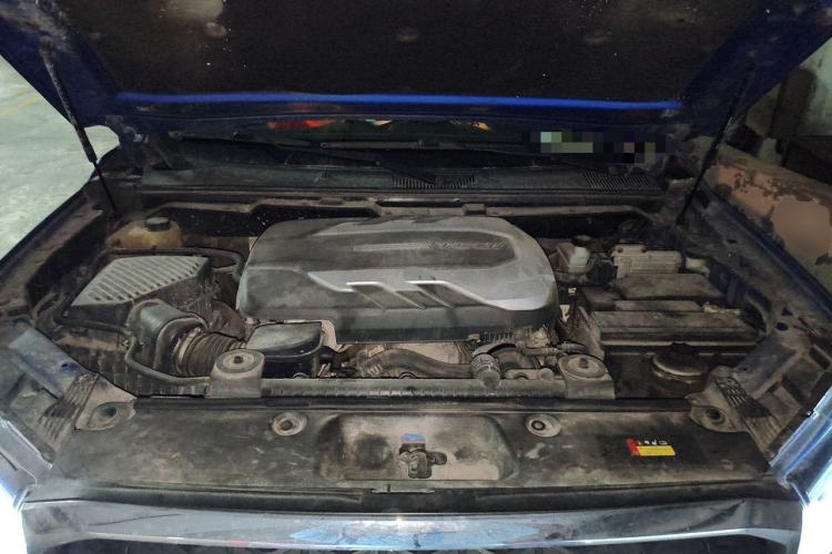 Used SAIC MAXUS T70 2020 2.0T Diesel Automatic 2WD Comfort Edition Long Bed High Ground Clearance Engine Bay