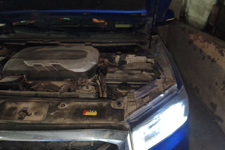 Used SAIC MAXUS T70 2020 2.0T Diesel Automatic 2WD Comfort Edition Long Bed High Ground Clearance Engine Bay Left