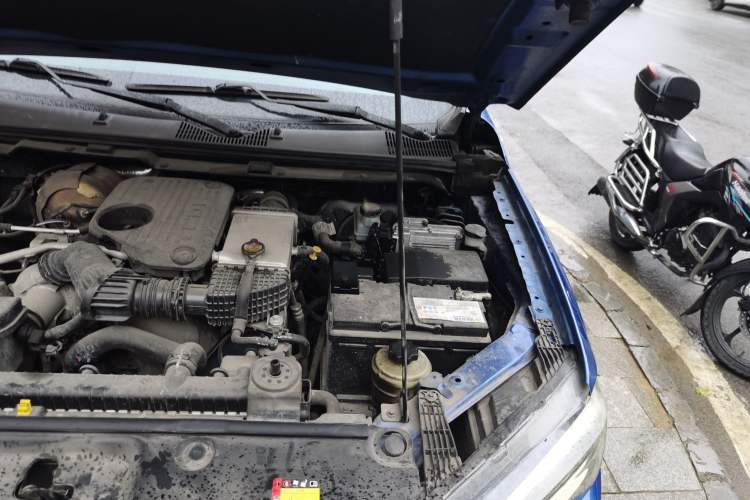 Used SAIC MAXUS T70 2020 2.0T Diesel Manual 4x4 Australian Version with Long Bed and High Ground Clearance Engine Bay Left