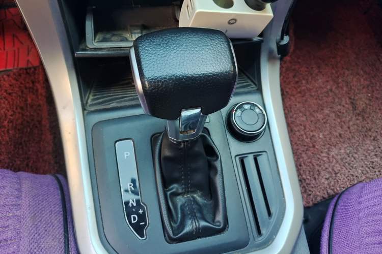 Used SAIC MAXUS T70 2020 2.0T Diesel Automatic 4x4 Comfort Edition with Long Bed and High Ground Clearance Gear Lever
