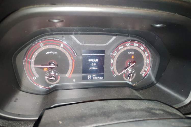 Used SAIC MAXUS T70 2020 2.0T Diesel Manual Two-Wheel Drive Comfort Edition with Long Bed and High Ground Clearance Instrument Cluster