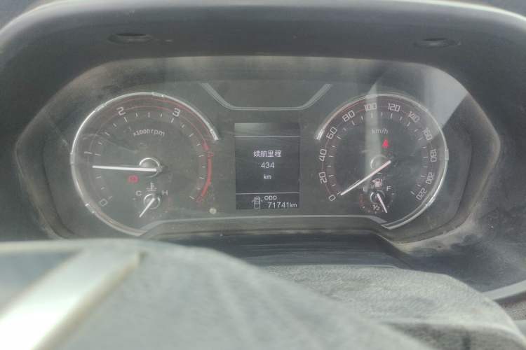 Used SAIC MAXUS T70 2020 2.0T Diesel Manual Two-Wheel Drive Australian Version with Long Bed and High Ground Clearance Instrument Cluster