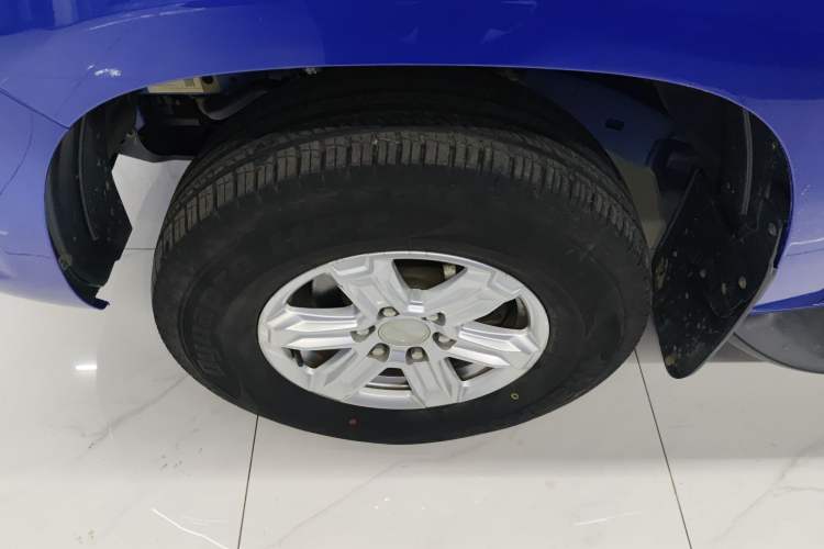 Used SAIC MAXUS T70 2020 2.0T Gasoline Automatic Two-Wheel Drive Comfort Edition Standard Cab High Ground Clearance Left Front Wheel Hub